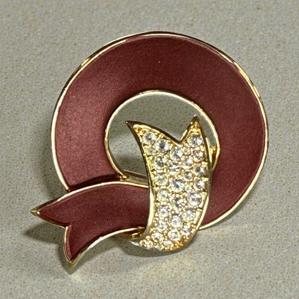 500. Vintage Swarovski Mahogany‎ Enamel Rhinestone Ribbon Brooch Signed